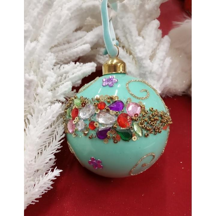 Стеклянный бирюзовый шар с разноцветными камнями 8 см 09718